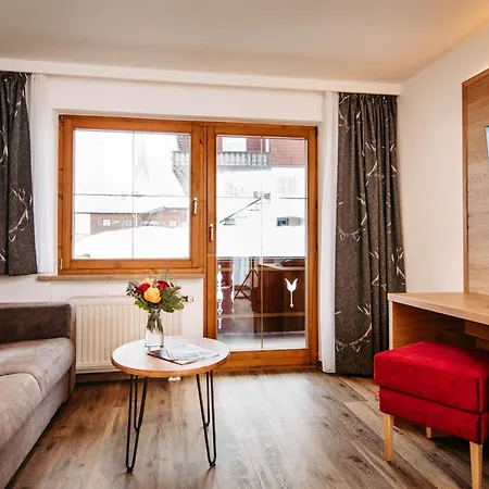 Πανσιόν Alpenstueble Mittelberg