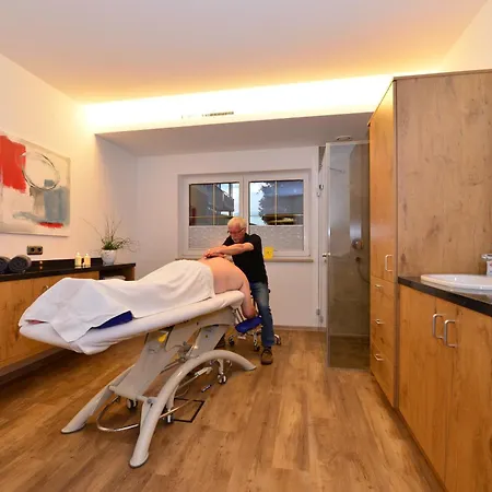Alpenstueble Gæstehus 4*
