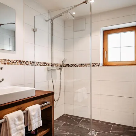 Πανσιόν Alpenstueble Mittelberg